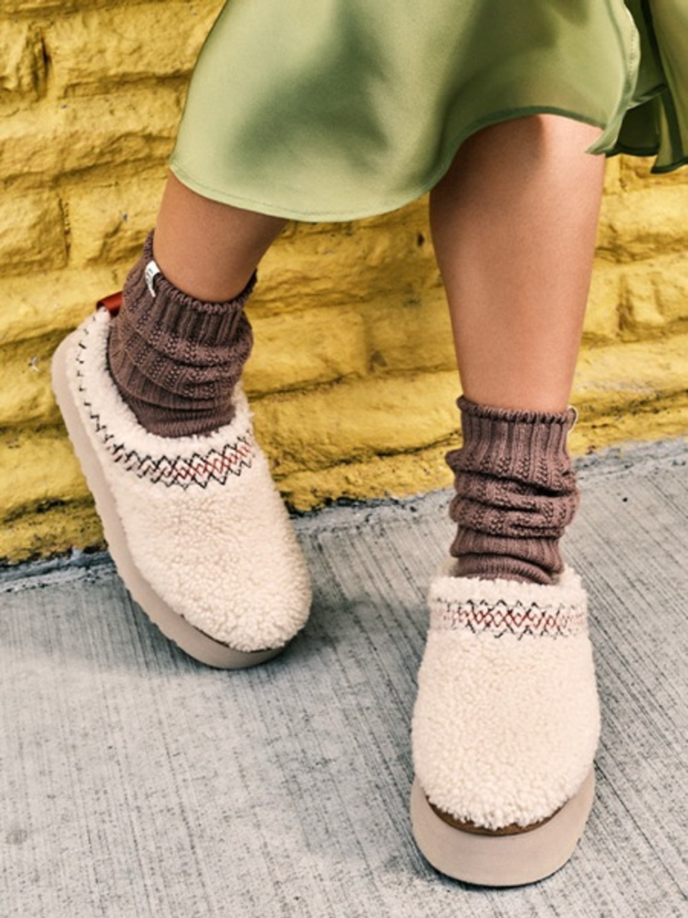 UGG Tazz Braid Slipper